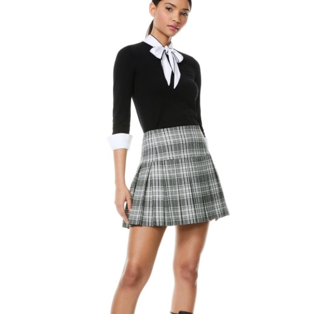 Alice and Olivia Zani Bow Collar Sweater Size M - Picture 3 of 16